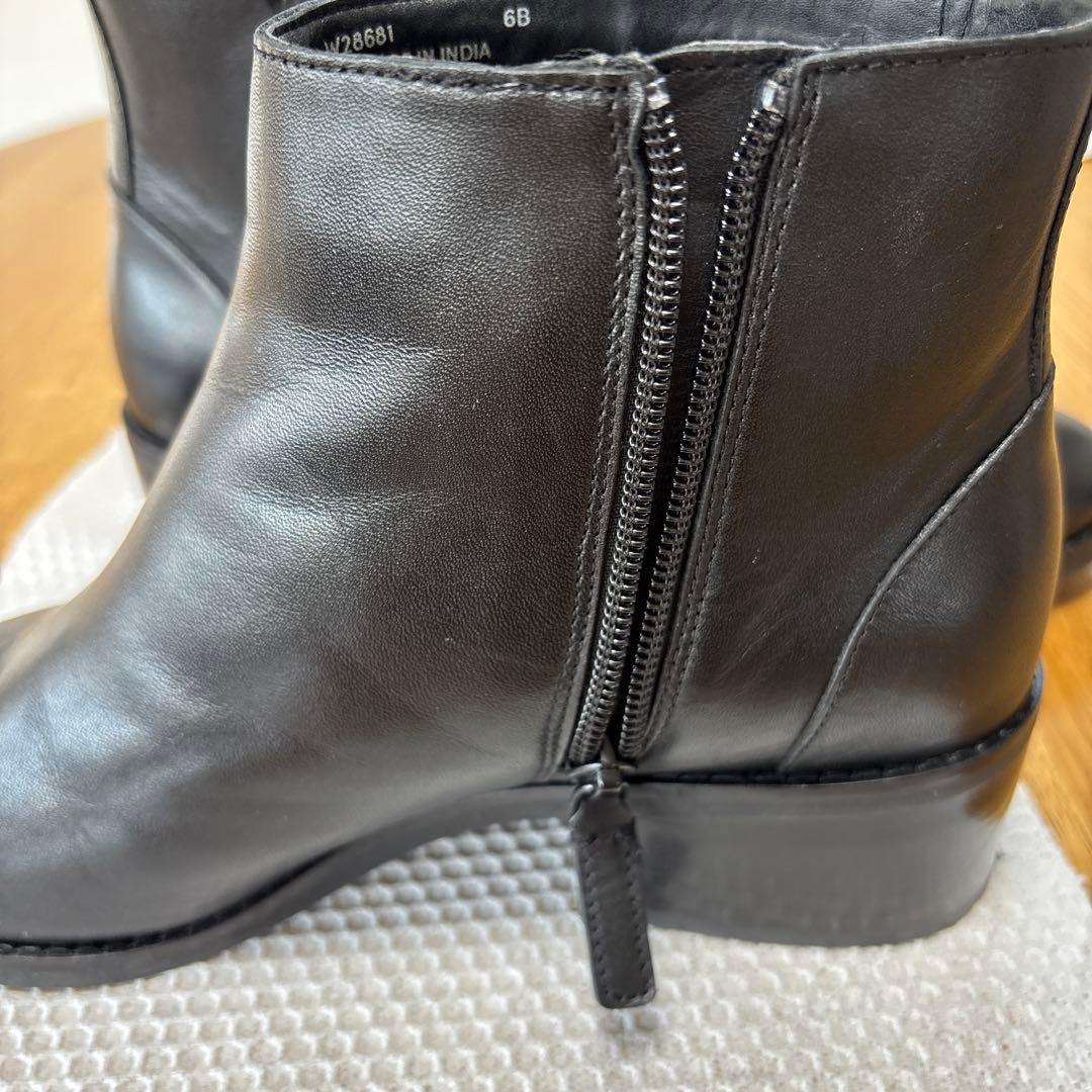COLE HAAN ブラックショートブーツ　23㎝