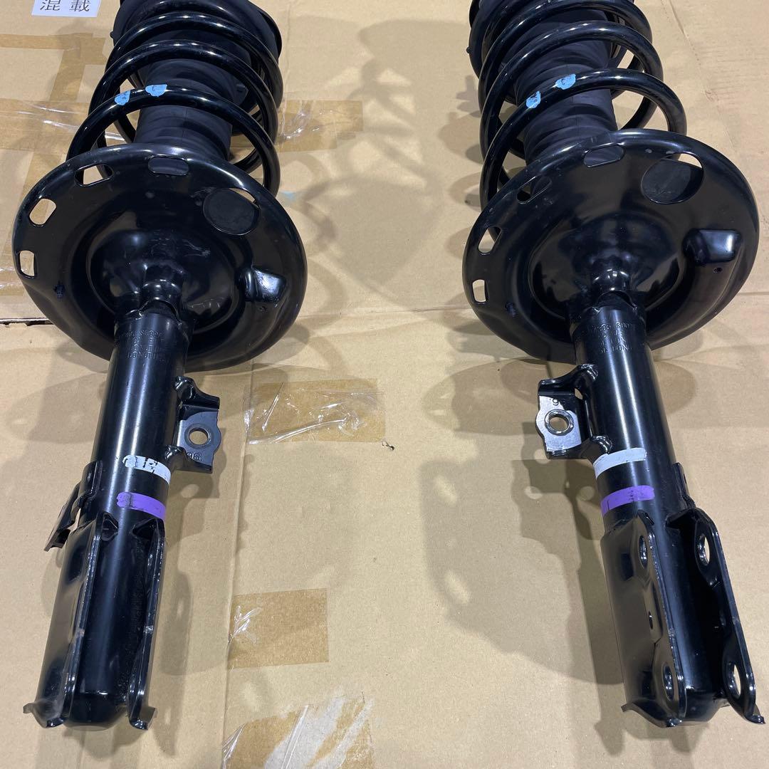 トヨタ ヴォクシー ZWR-80G 純正サスペンション