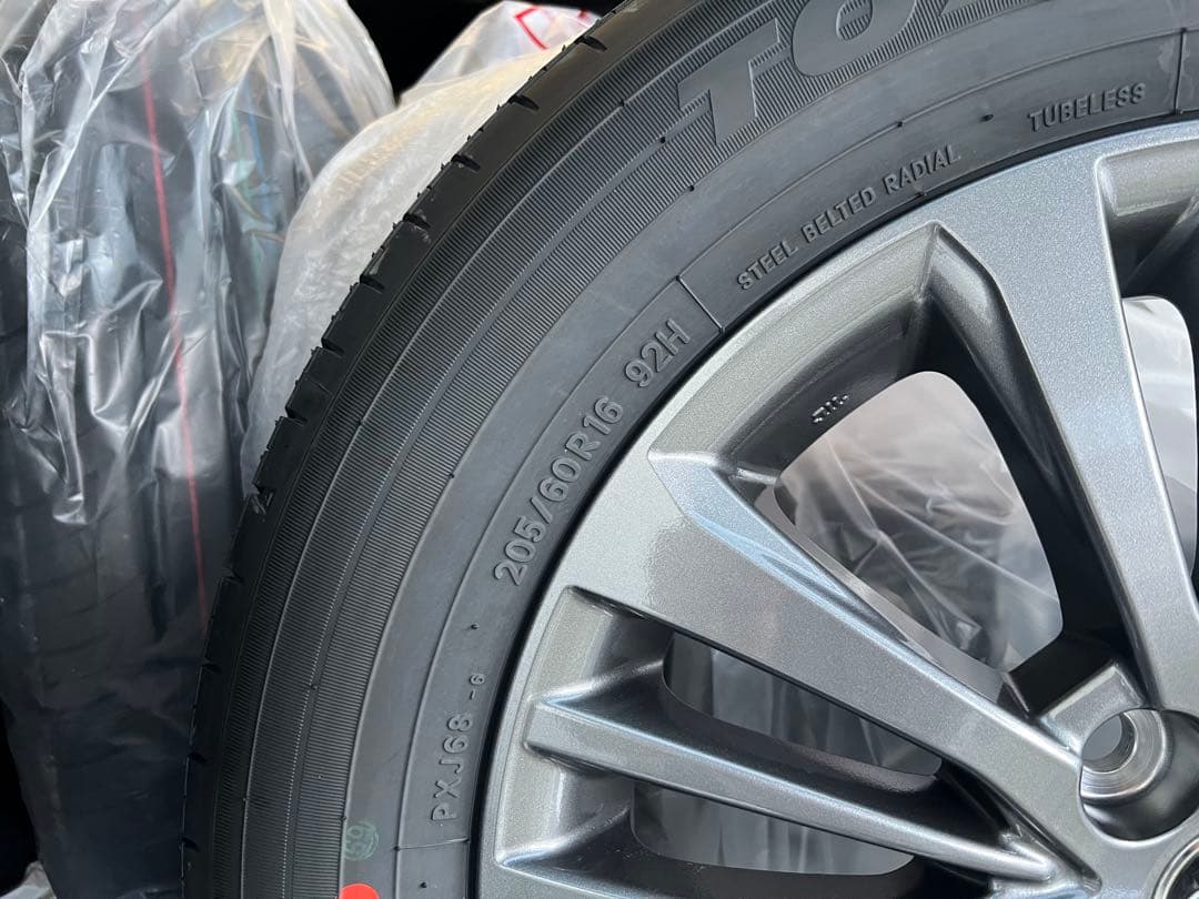 ヨ*ス様 ノア 16インチ 205/60r16 4本 新車外し