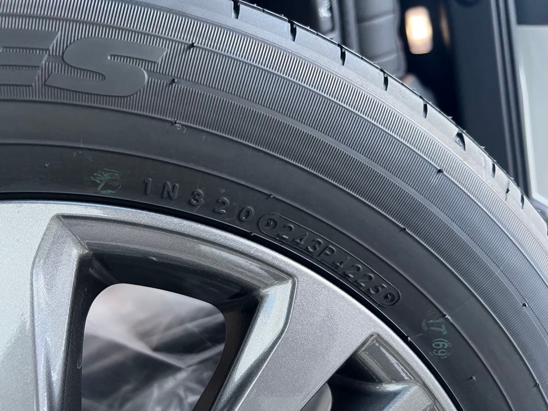 ヨ*ス様 ノア 16インチ 205/60r16 4本 新車外し