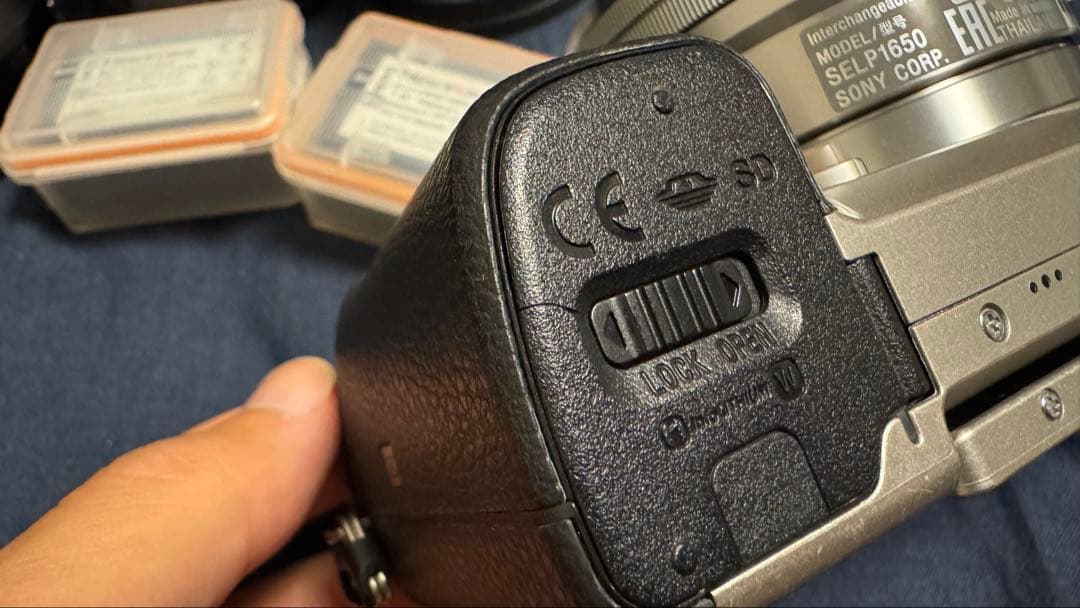 SONY α6000 ダブルズームレンズキット ブラック 箱付き、レンズ2つ付き