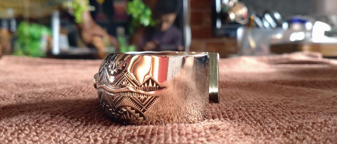 インディアンジュエリー ナバホ族　トーマス・チャーリー　STIRLINGバングル