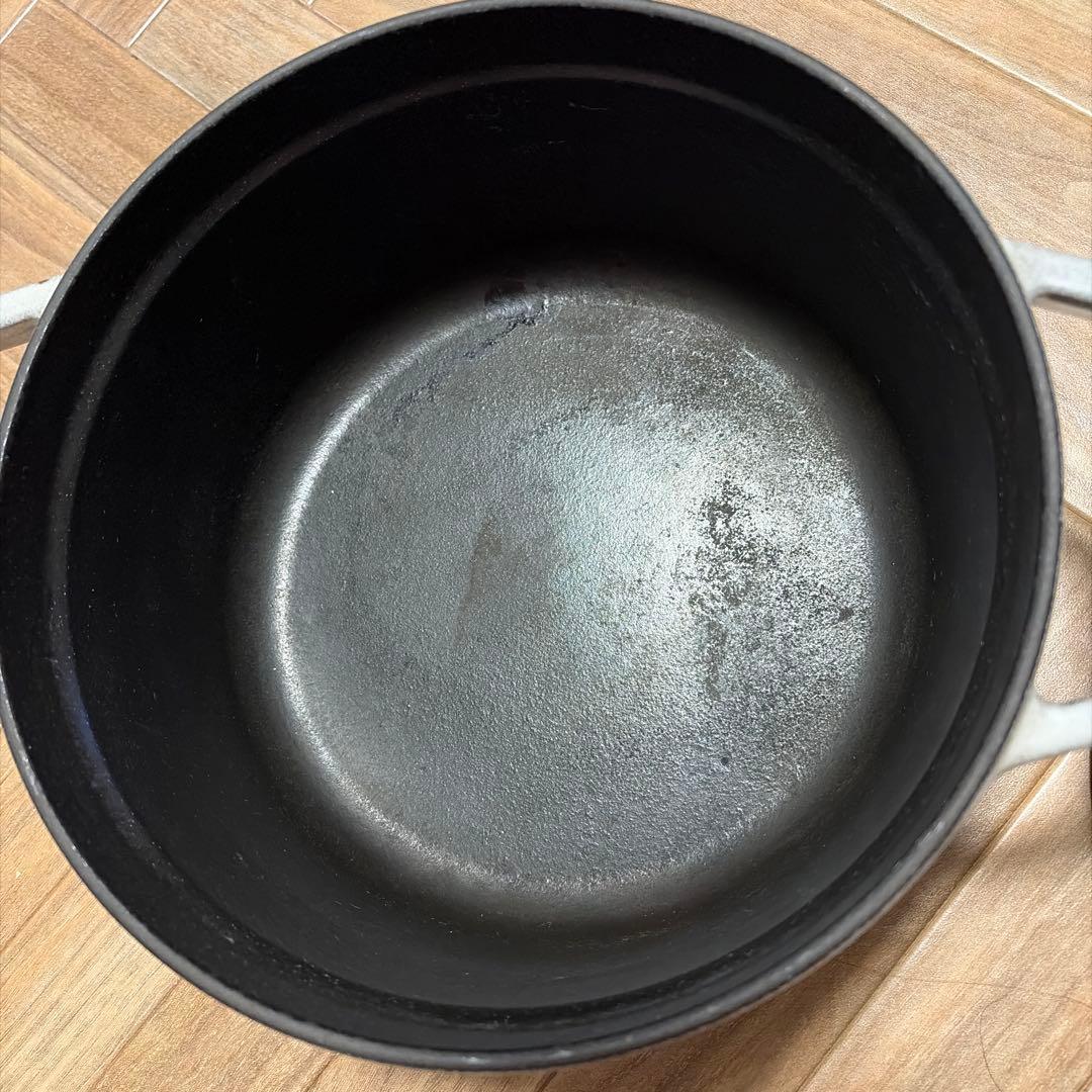 ストウブ　staub ラウンド　22cm カンパーニュ