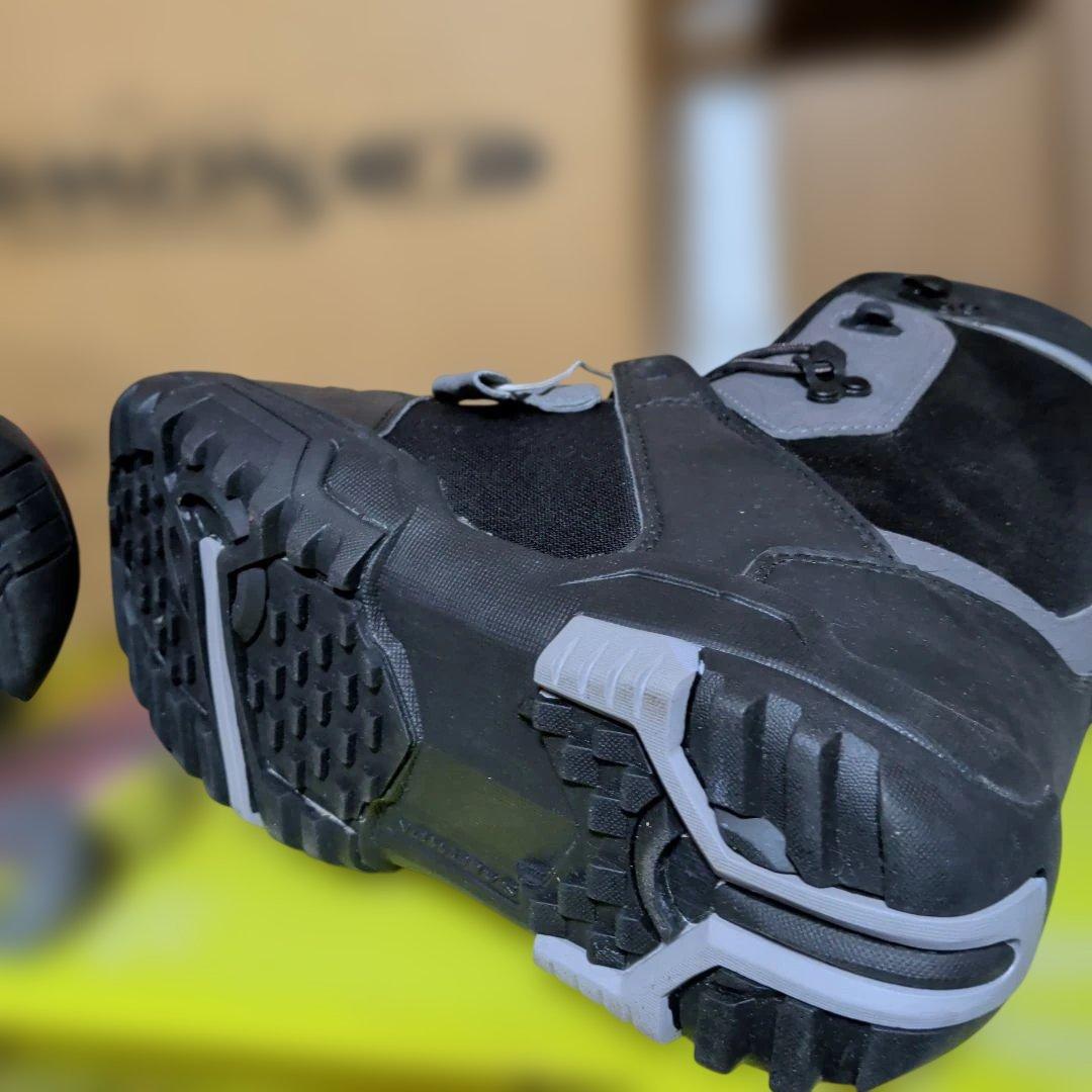 SALOMON スノーボードブーツ 付属品付き