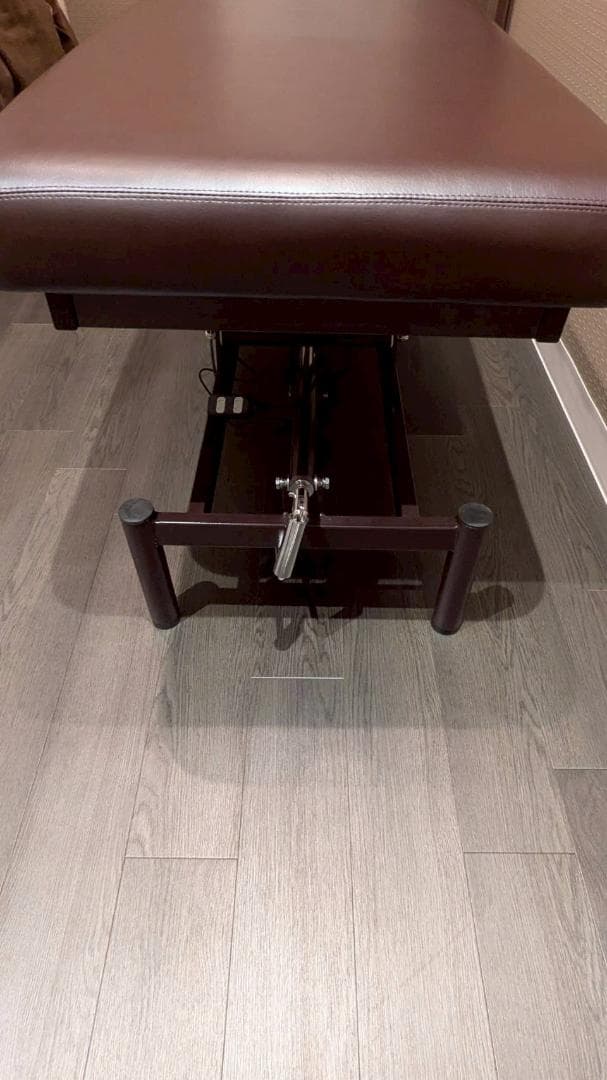 エステ・整体ベッド アームレストヘッドセット付