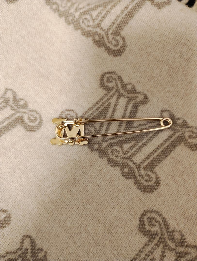 ★MaxMara★ピンブローチ★新品未使用