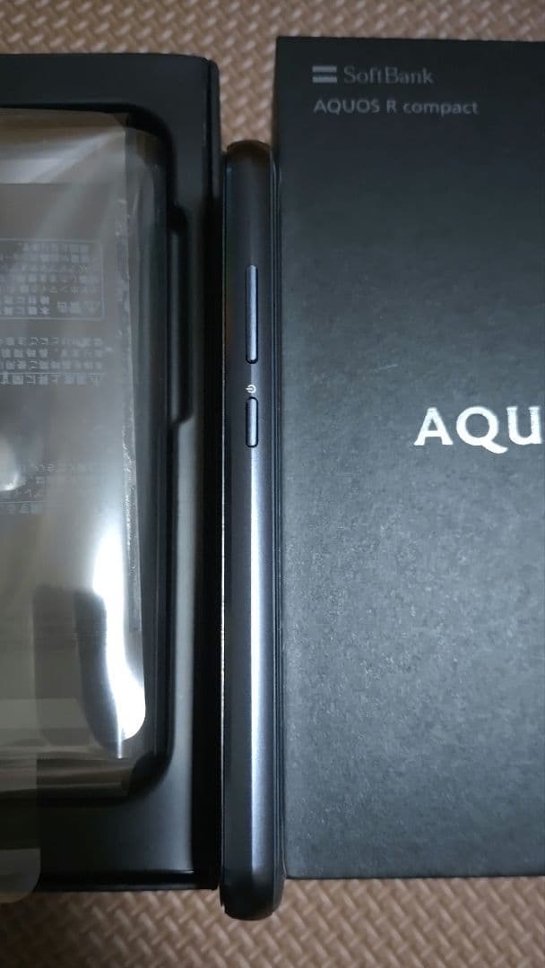 AQUOS R compact SoftBank BLACK (ジャンク)