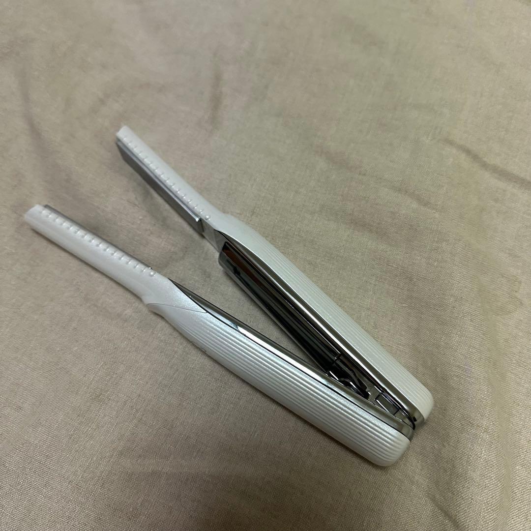 ReFa フィンガーアイロン　ヘアアイロン ホワイト　コードレス　リファ