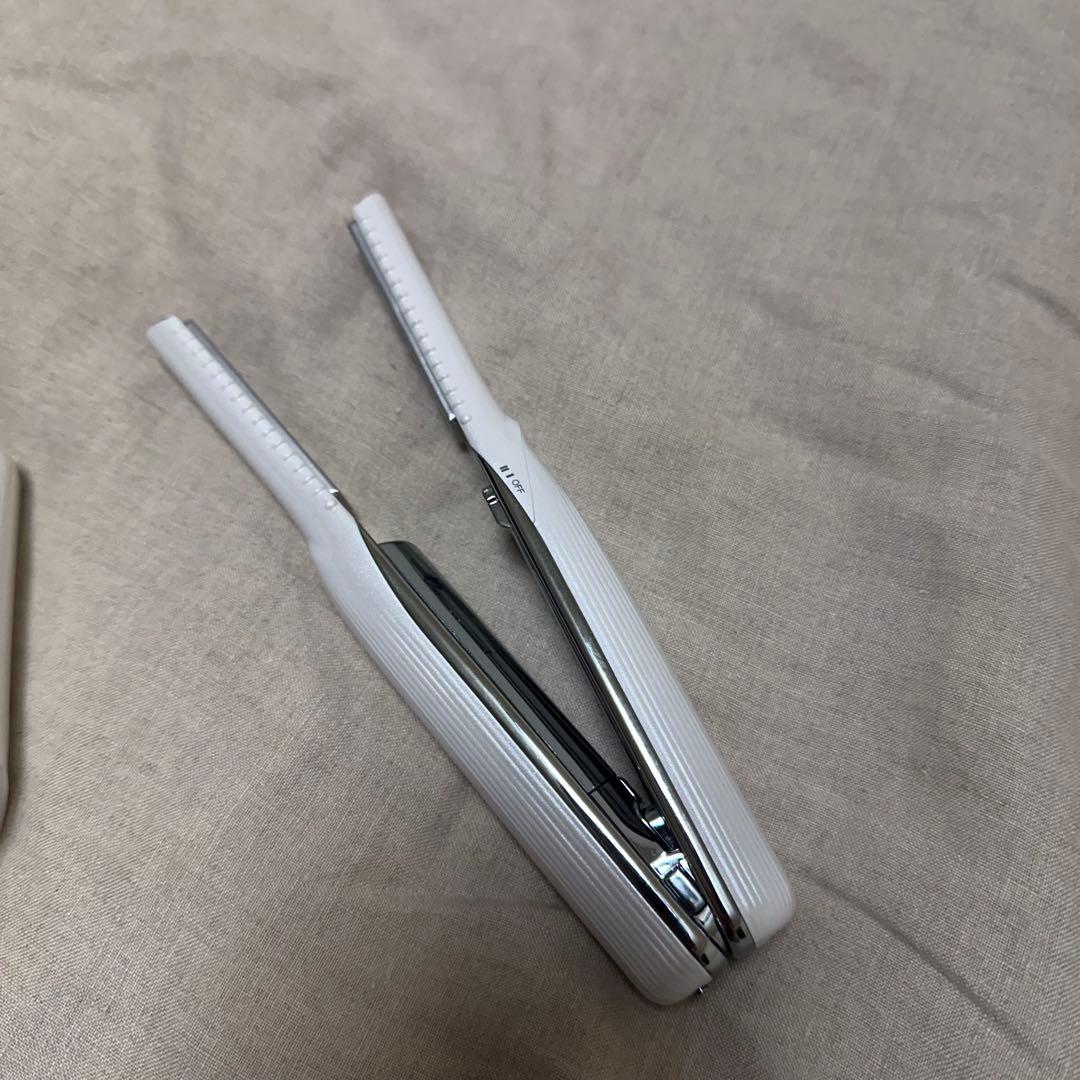 ReFa フィンガーアイロン　ヘアアイロン ホワイト　コードレス　リファ