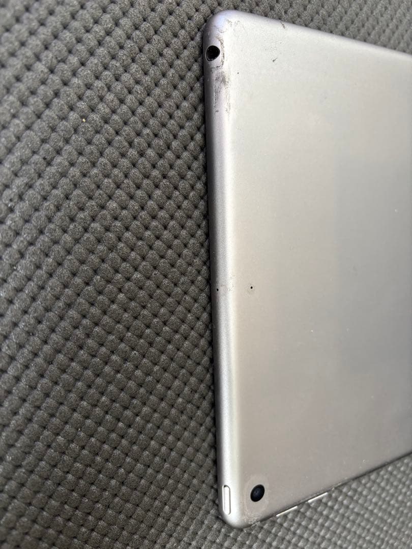 iPad 第5世代　128GB wifiモデル　USED