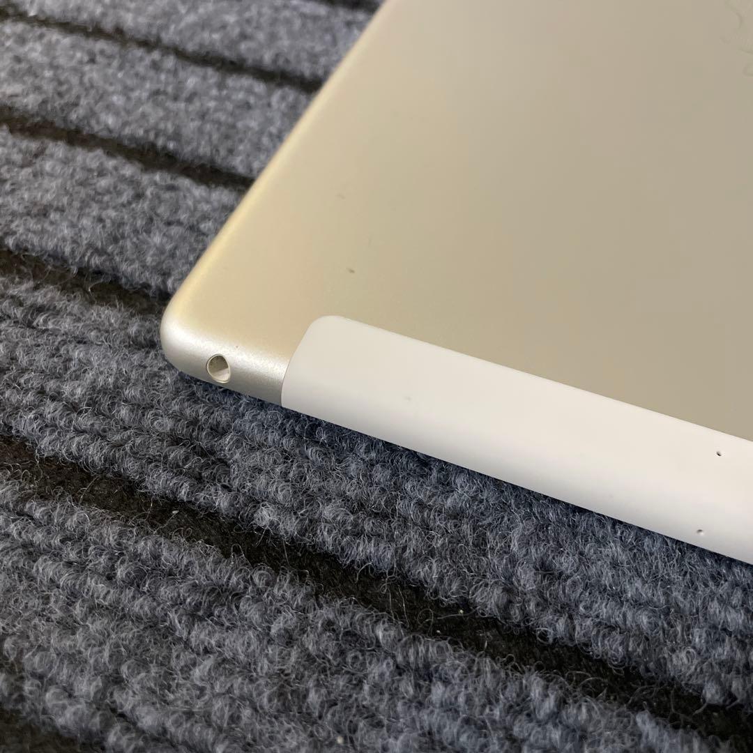 180 iPad 8世代 32GB SIMフリー シルバー
