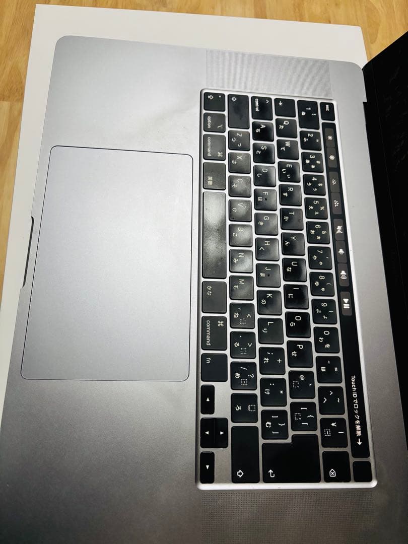 MacBookpro 2019 16インチ 16GB core i7 512GB