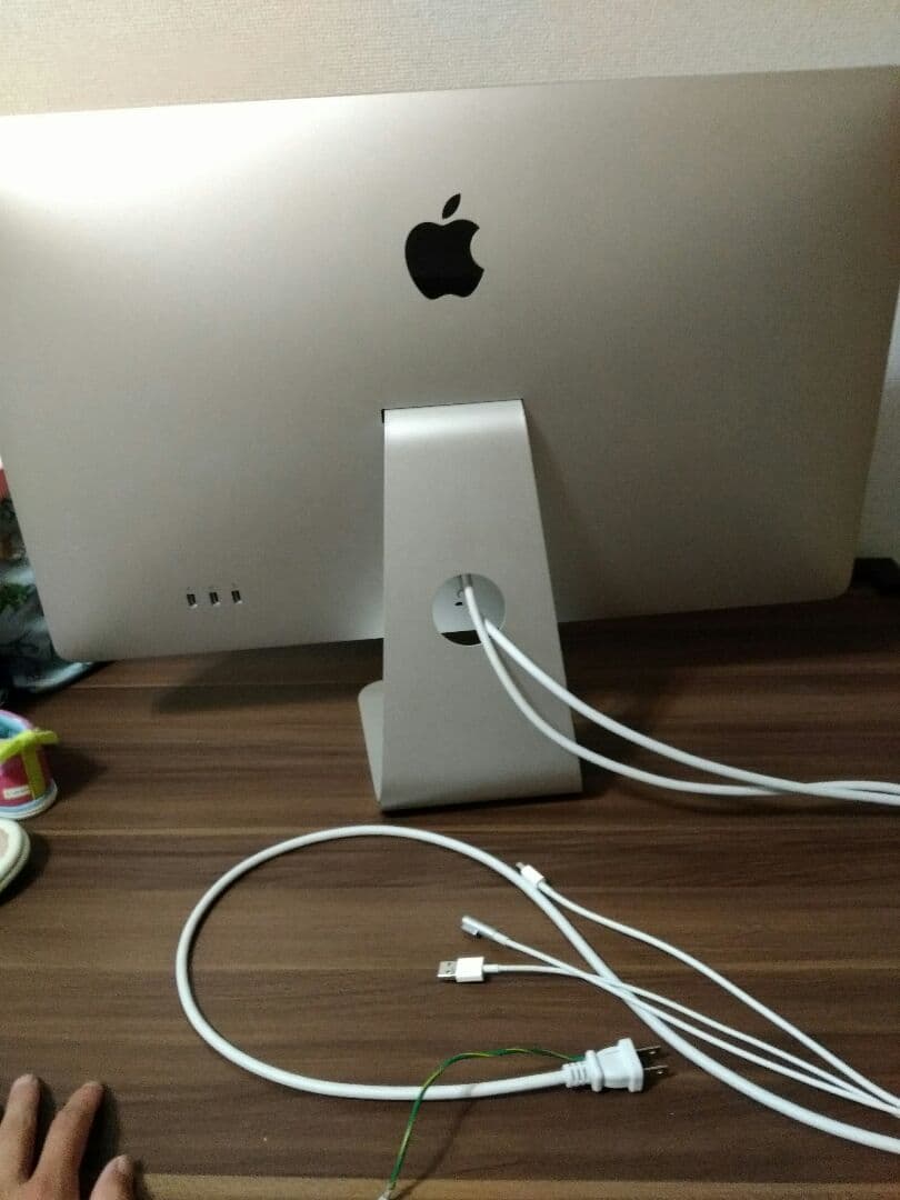 サンダーボルトディスプレイ27インチ