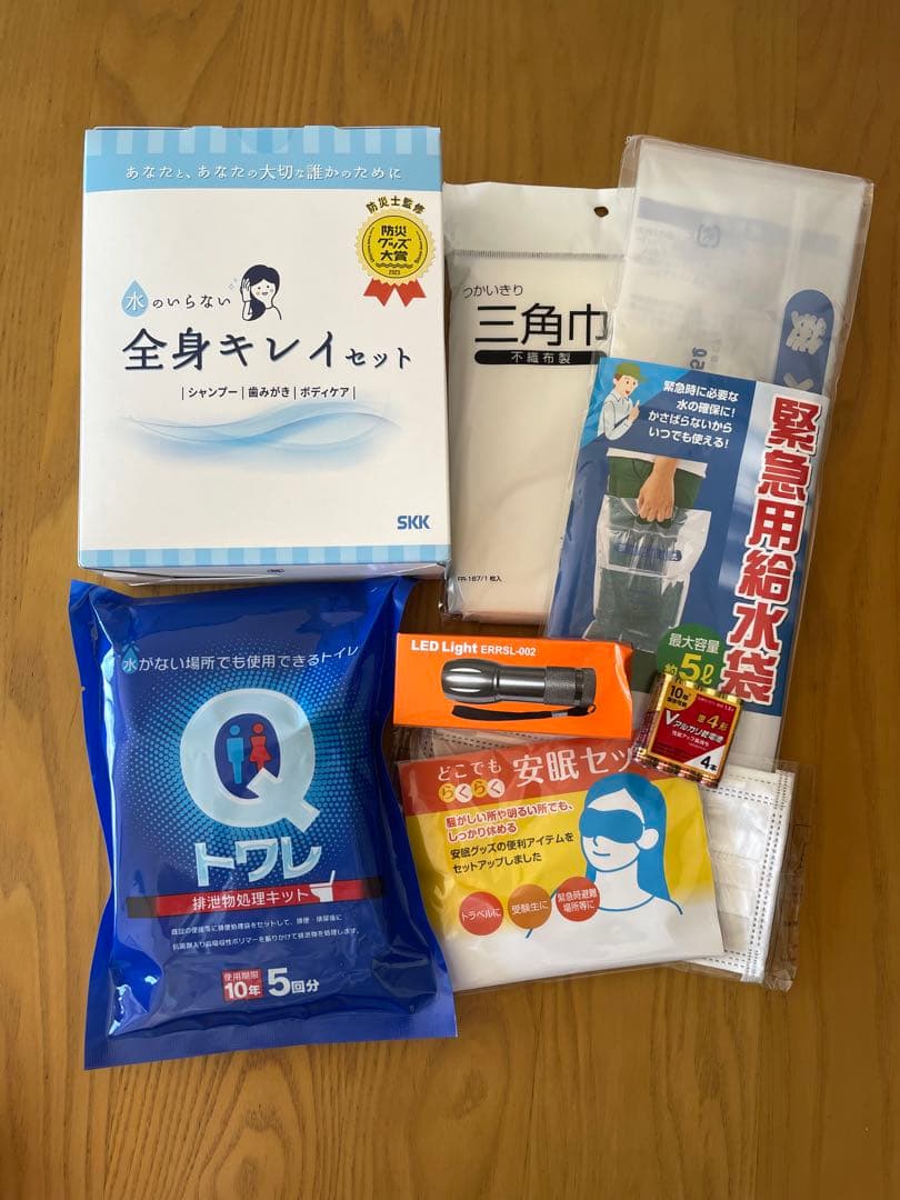 【新品】LA・PITAシェルターキット　防災グッズ　折りたたみヘルメット入り