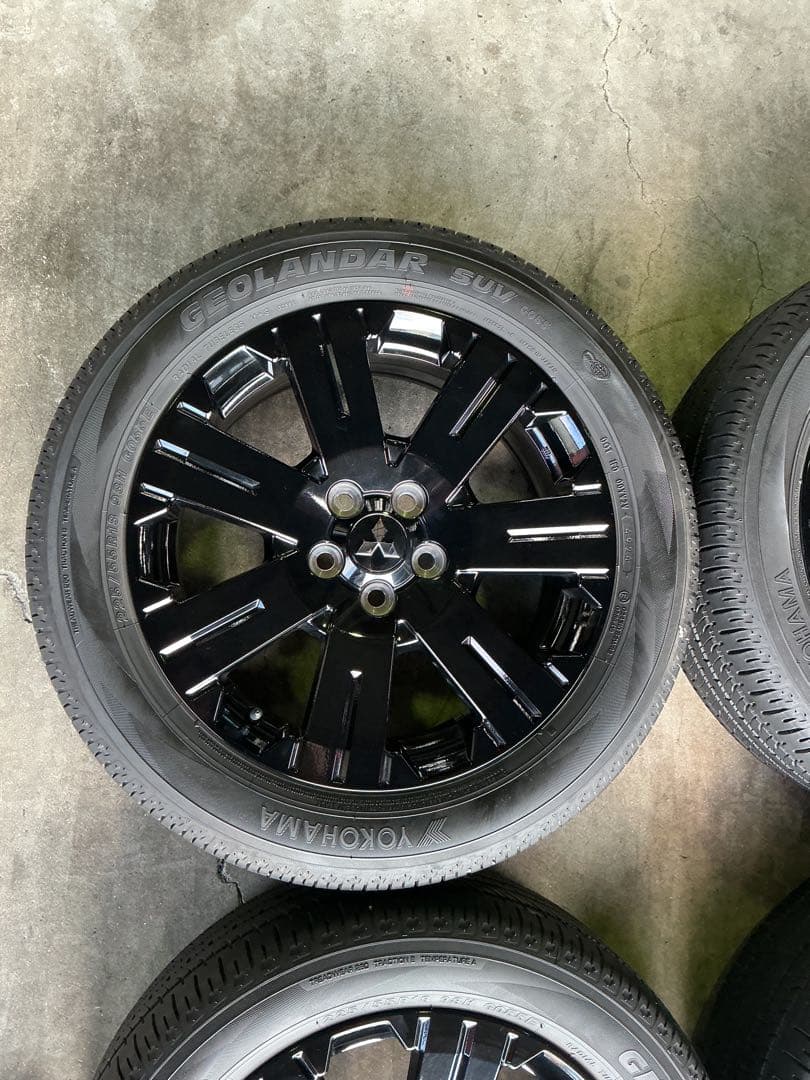 デリカD5 純正 シャモニー 限定ブラックホイール 純正ナット付属