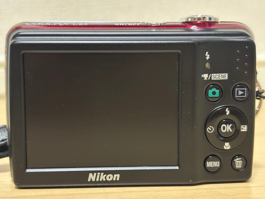 Nikon COOLPIX コンパクトデジタルカメラ レッド