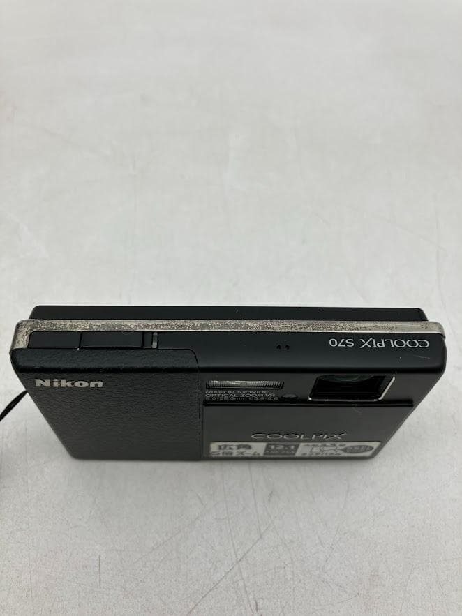 Nikon COOLPIX S70 本体と付属品