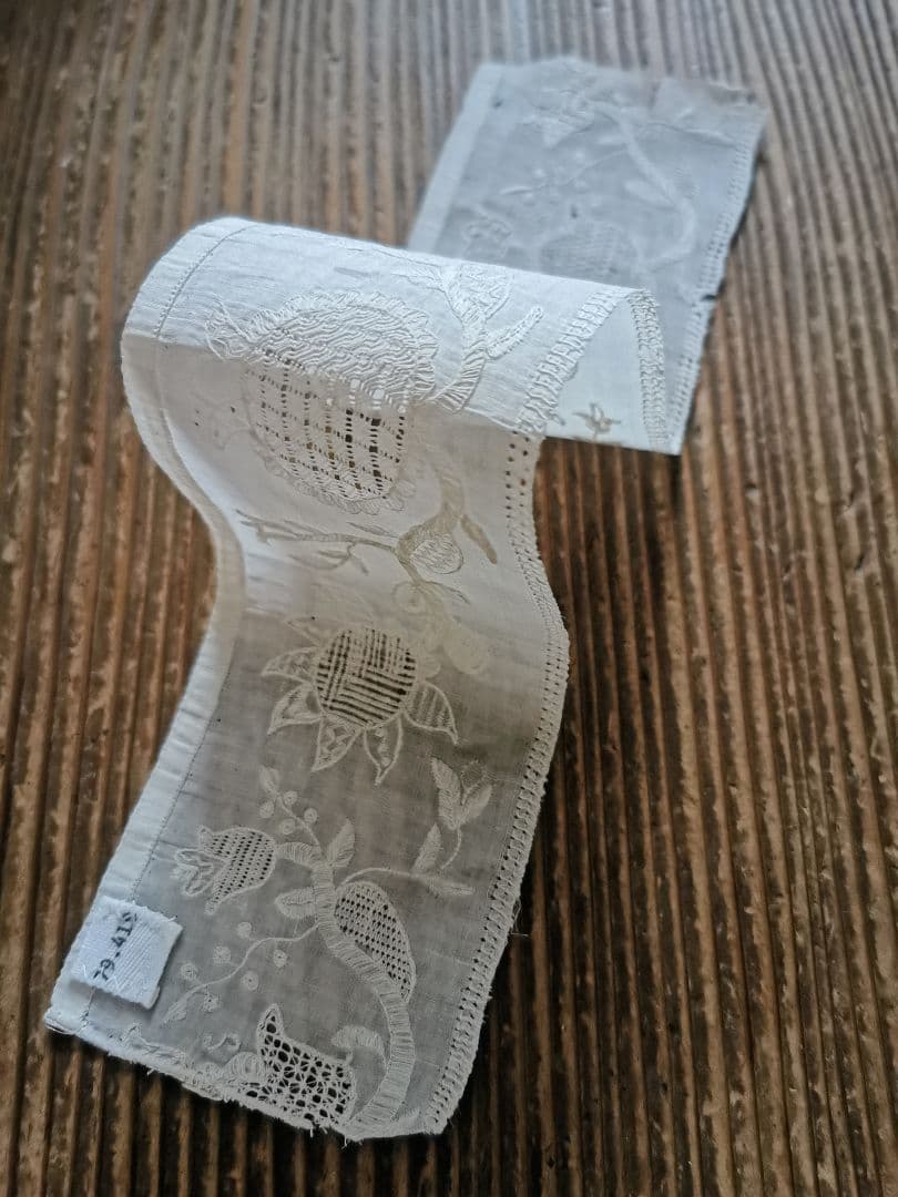 アンティーク ドレスデン or ブラーノレース 向日葵刺繍 上質リネン 美術館級