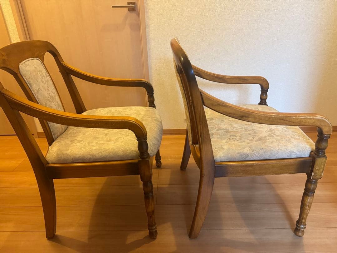 カリモク木製アームチェア 1脚ヴィンテージ家具 (2脚セット販売希望)①