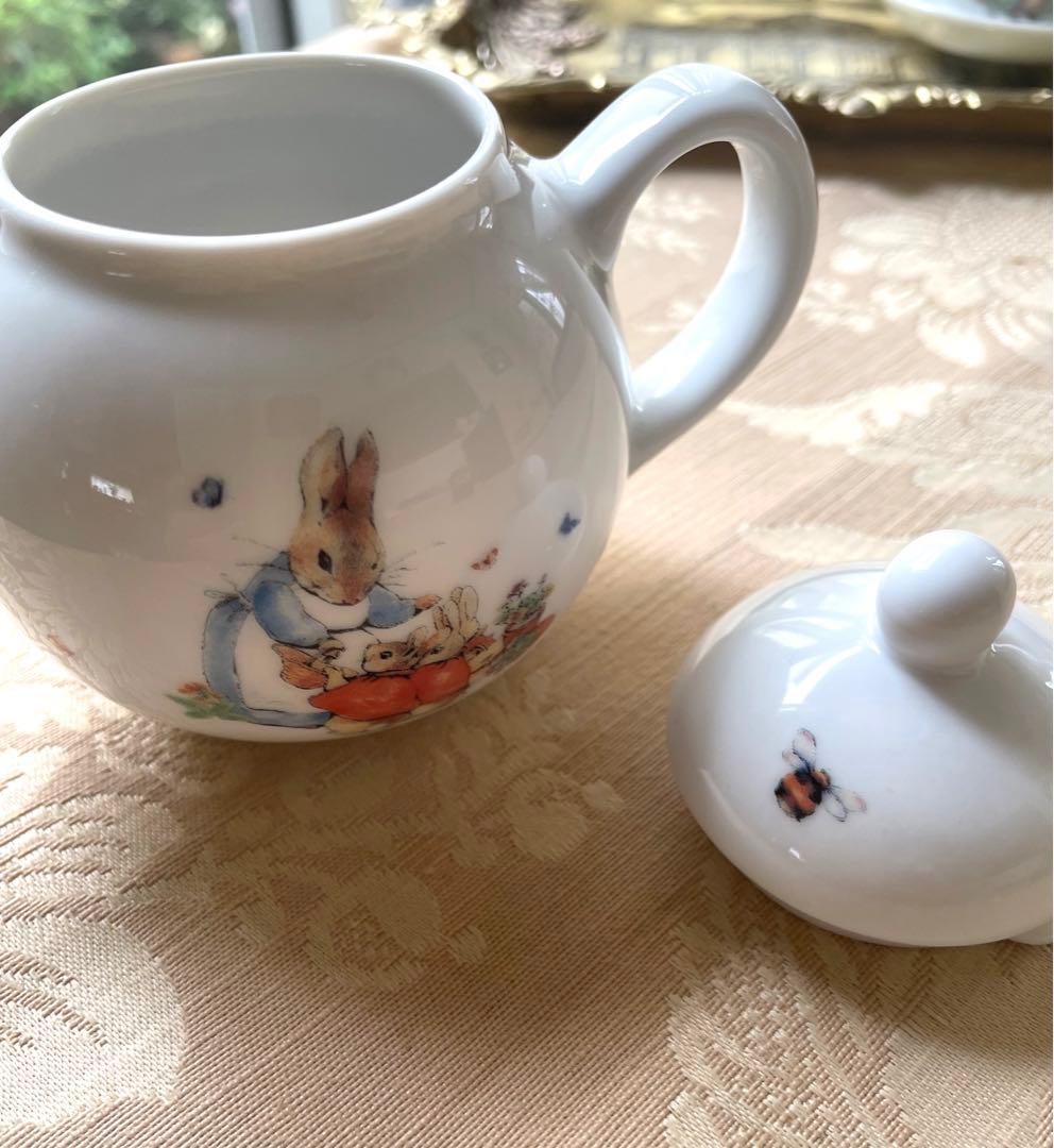 希少ピーターラビット　ミニチュアティーポット＆カップ＆ソーサ