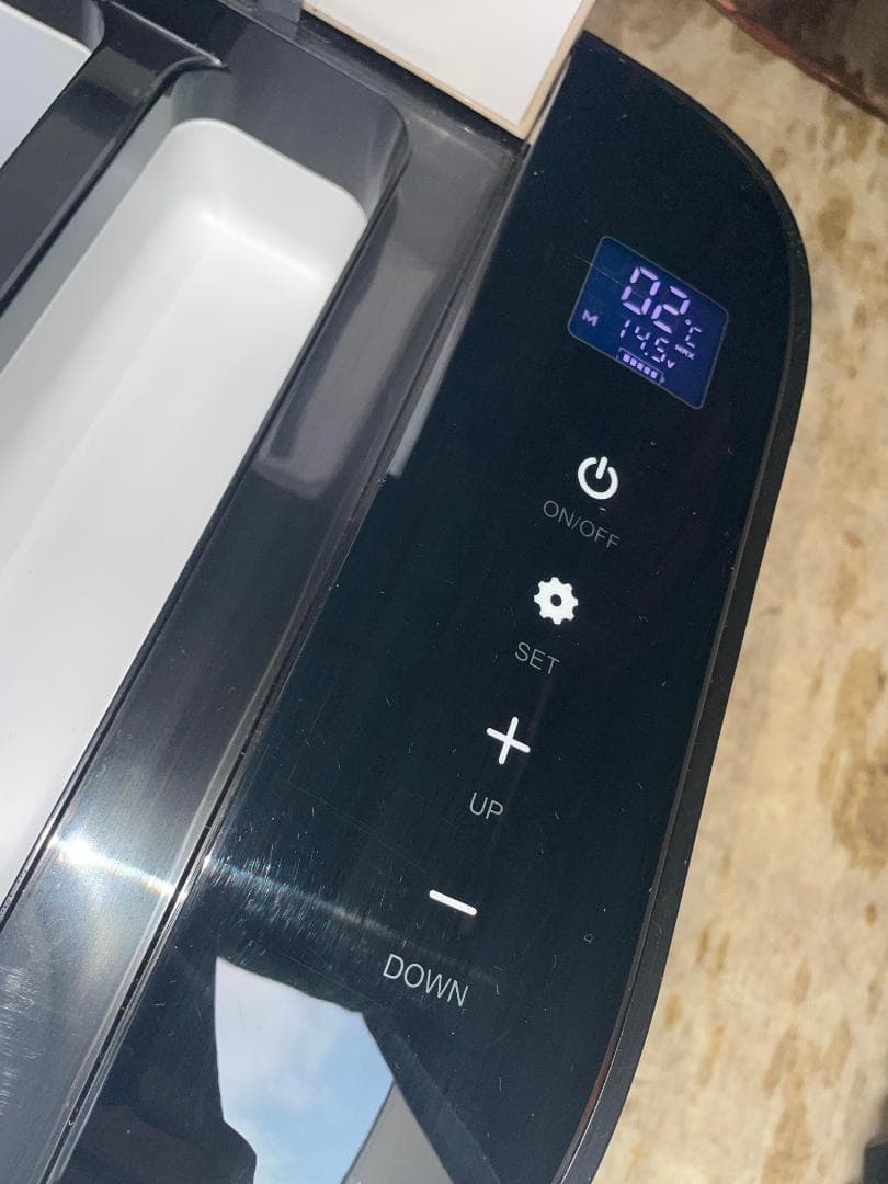 中古美品 20L ポータブル冷凍冷蔵庫 KFERA-20-DE クリーム色