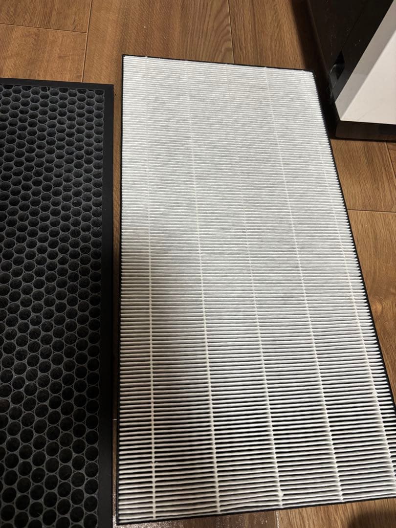 状態美品　SHARP 2022年製 除加湿空気清浄機 KC-HD70-W