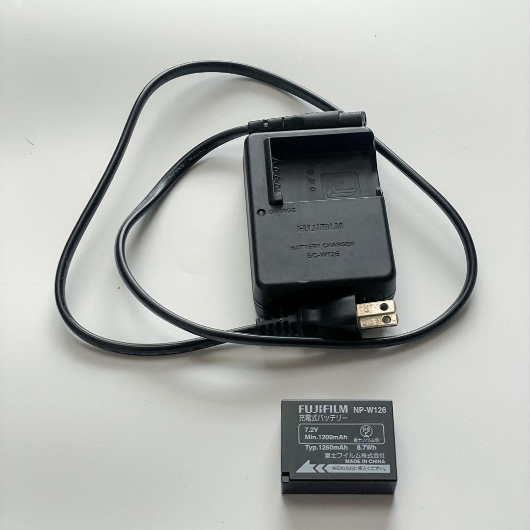 Fujifilm フジフイルム X-E2 レンズキット シルバー