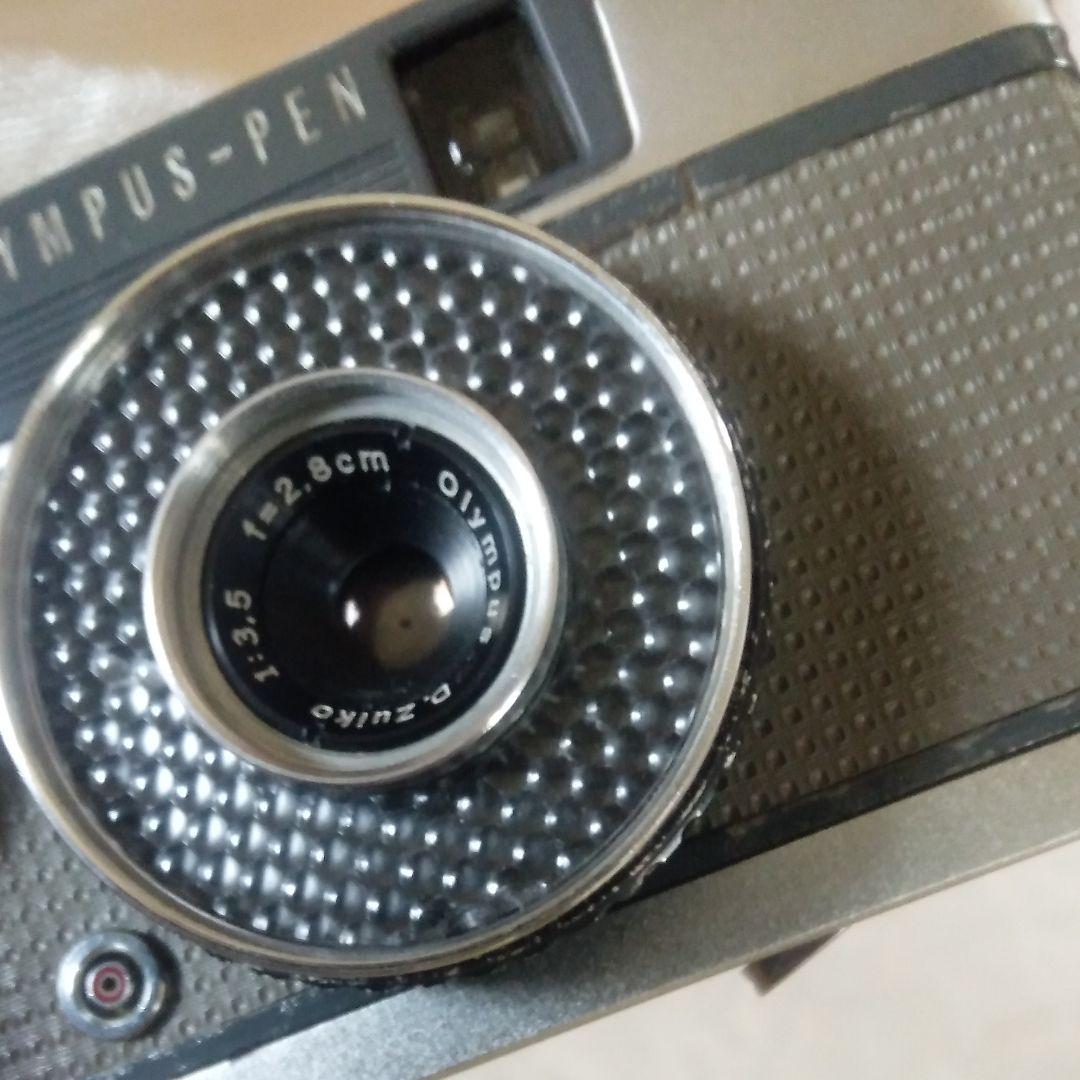 オリンパス、ペンEE・初代モデル。