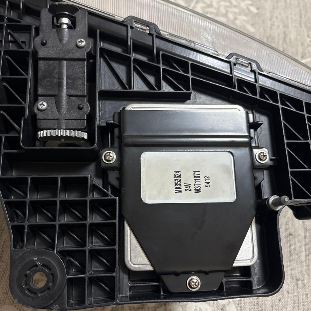 三菱ふそう　ファイター　ヘッドライト　左　ディスチャージ　たもつ