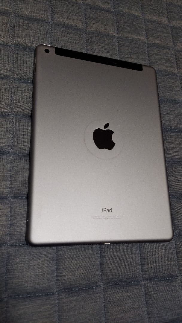 Apple iPad スペースグレー 本体 第5世代 A1823 32GB