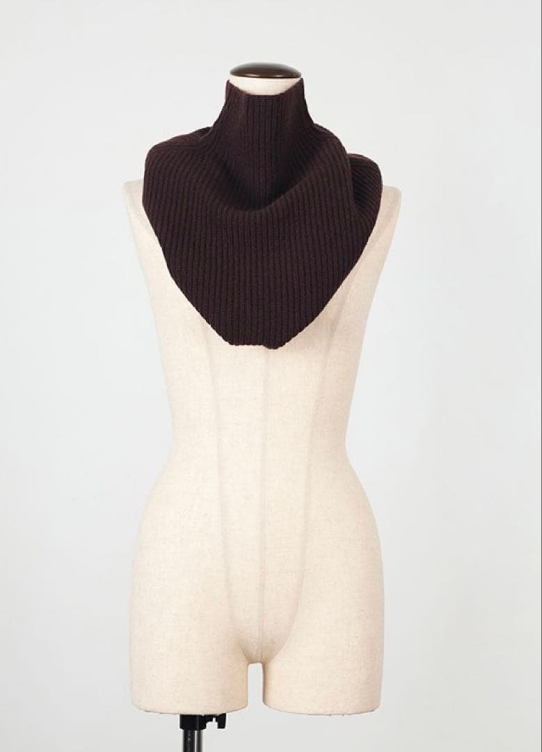 【新品・未使用‼️】NbyNaVY 東原亜紀　リブスヌード フリーサイズ　ブラウン