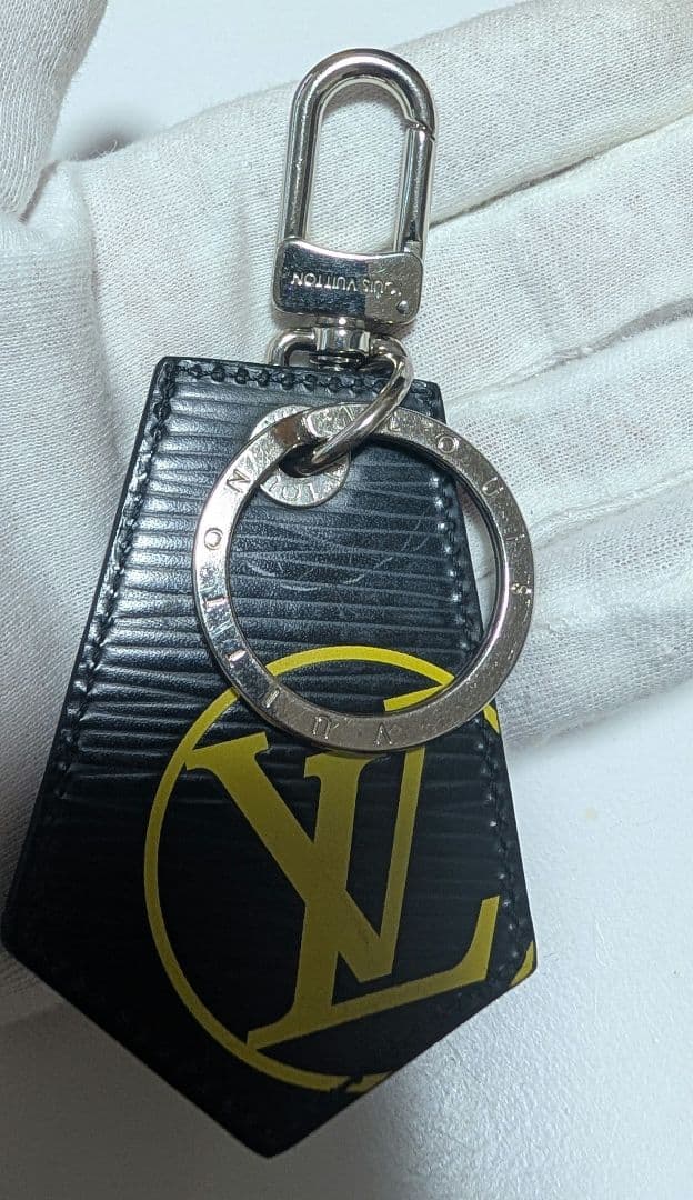 LOUIS VUITTON キーリング エピ ブラック