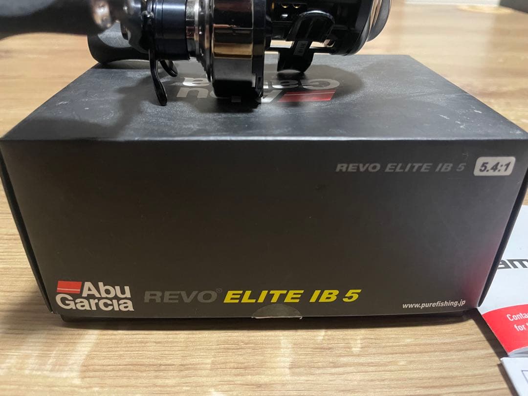アブガルシア レボエリート IB5 ベイトリール REVO 右巻き