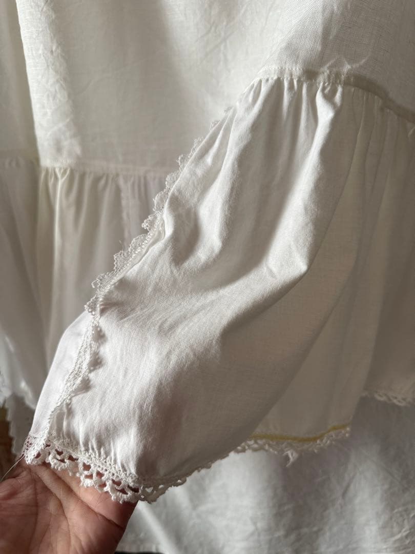 ホワイトリネンとフランスアンティークレース刺繍ஐ⋆*ふりふりカーテン