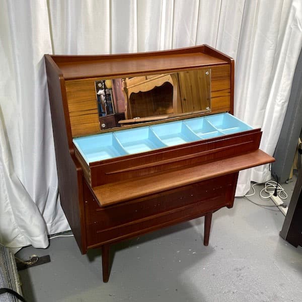 HY北欧ビンテージ家具　ライティングビューロー　チェストドレッサー　タンス