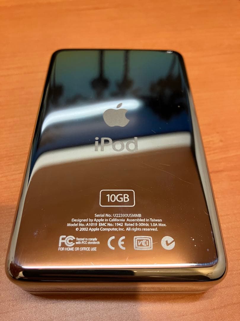 Apple iPod 2nd 第2世代 10GB （専用ポーチ付き）