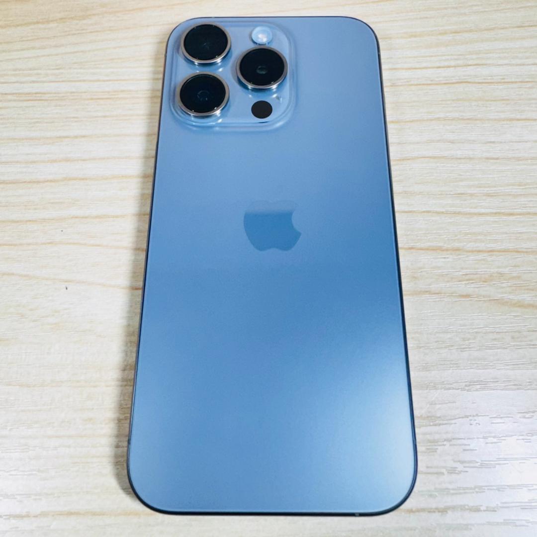 P326 超美品 SIMフリー iPhone15 Pro 128GB おまけ付き