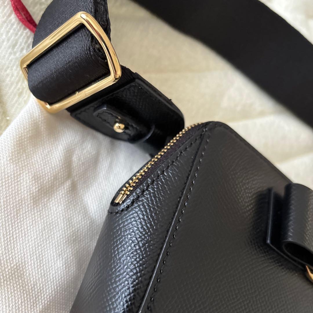 Salvatore Ferragamo ボディバッグ