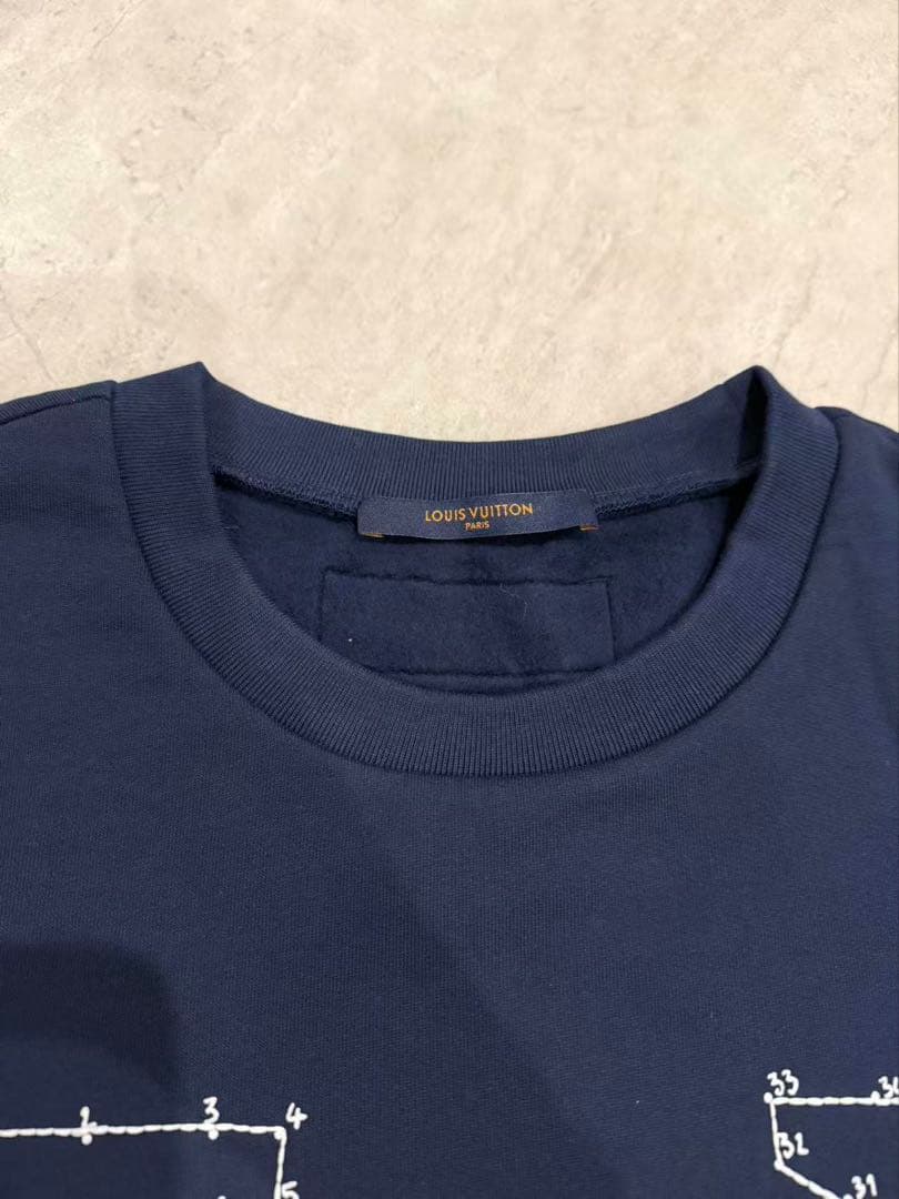 ルイヴィトン　エンボスLVロゴイントレーナー　XLサイズ