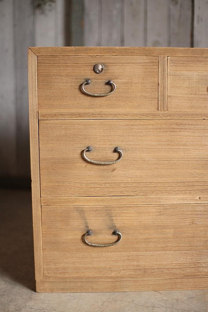 古い木製の引き出し5杯　チェスト　桐箪笥 昭和レトロ　古家具　古民家　時代家具