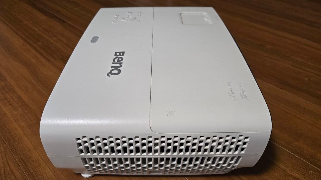 【入手困難】BenQ TK850（4Kプロジェクター）使用38時間（ほぼ新品）