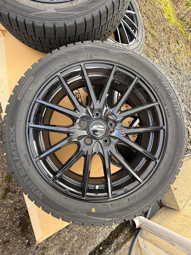 DUNLOP 225/50R18 スタッドレスタイヤホイールセット