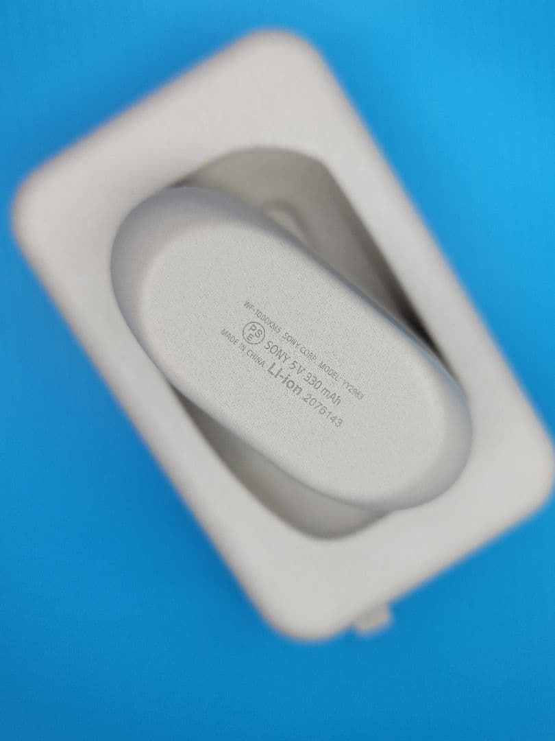 【美品】SONY WF-1000XM5（S）プラチナシルバー