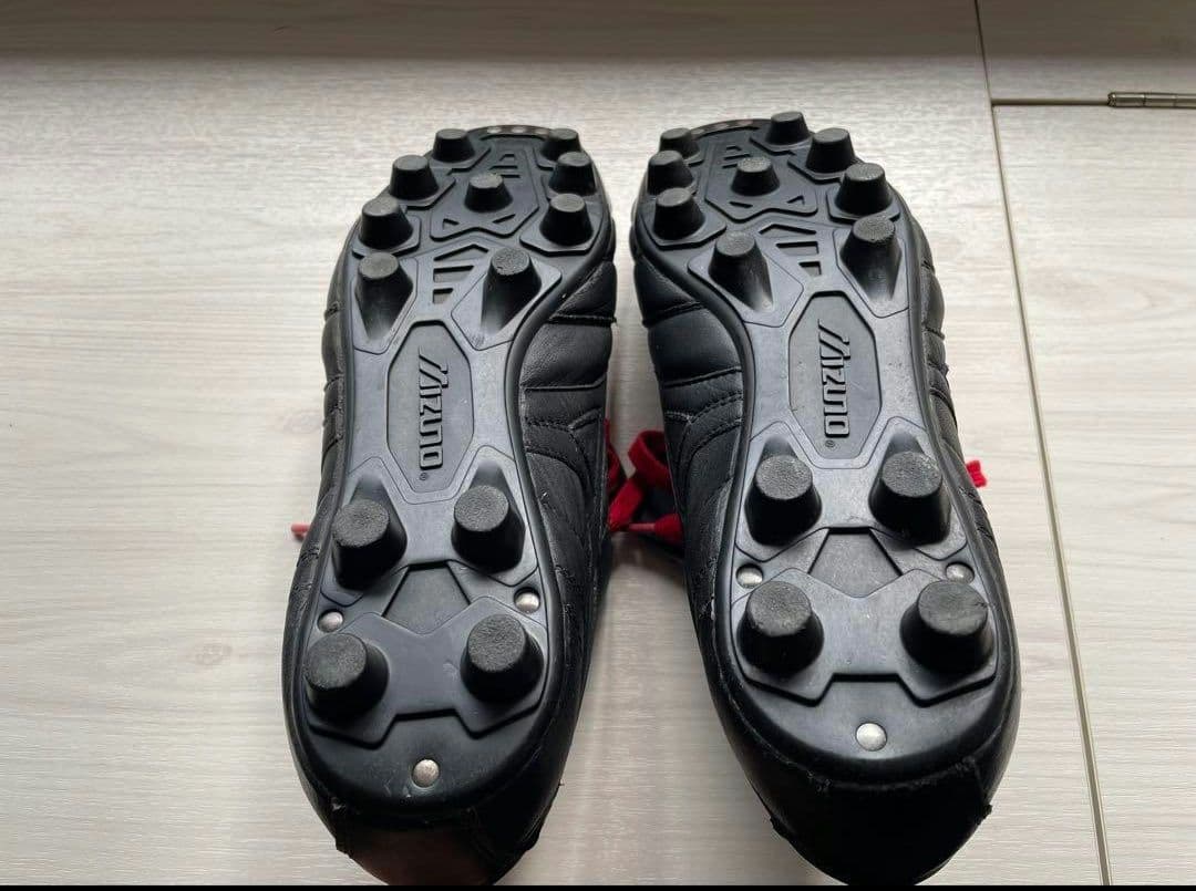 モレリア2の限定ブラックアウトカラー 日本国内450足数量限定発売