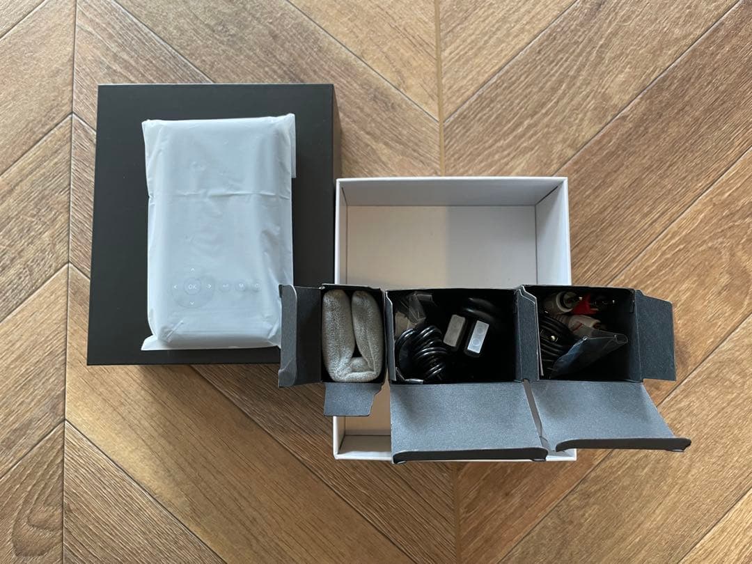 2025購入品　カベーニ　プロジェクター　ブラック