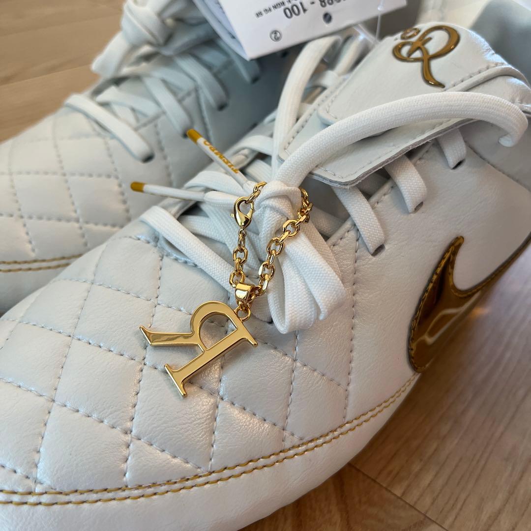 Ronaldinho 10Q サッカースパイク　ホワイト/ゴールド　限定