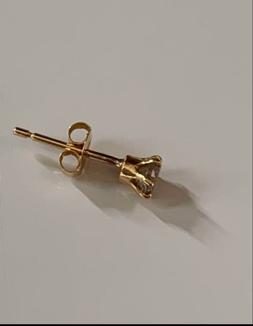 レイジースーザン k18yg 金　一粒ダイヤモンド　ソリティアソリテール　ピアス