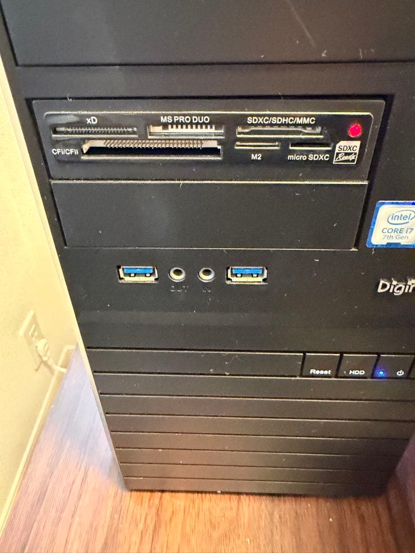 Windowsデスクトップ raytrek LC-M i7-7700K/8GB/Quadro P600