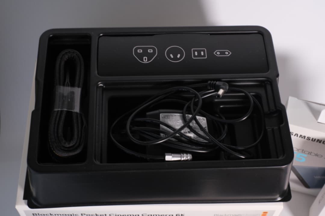 BMPCC6K セット　バッテリー リグ SSD付き