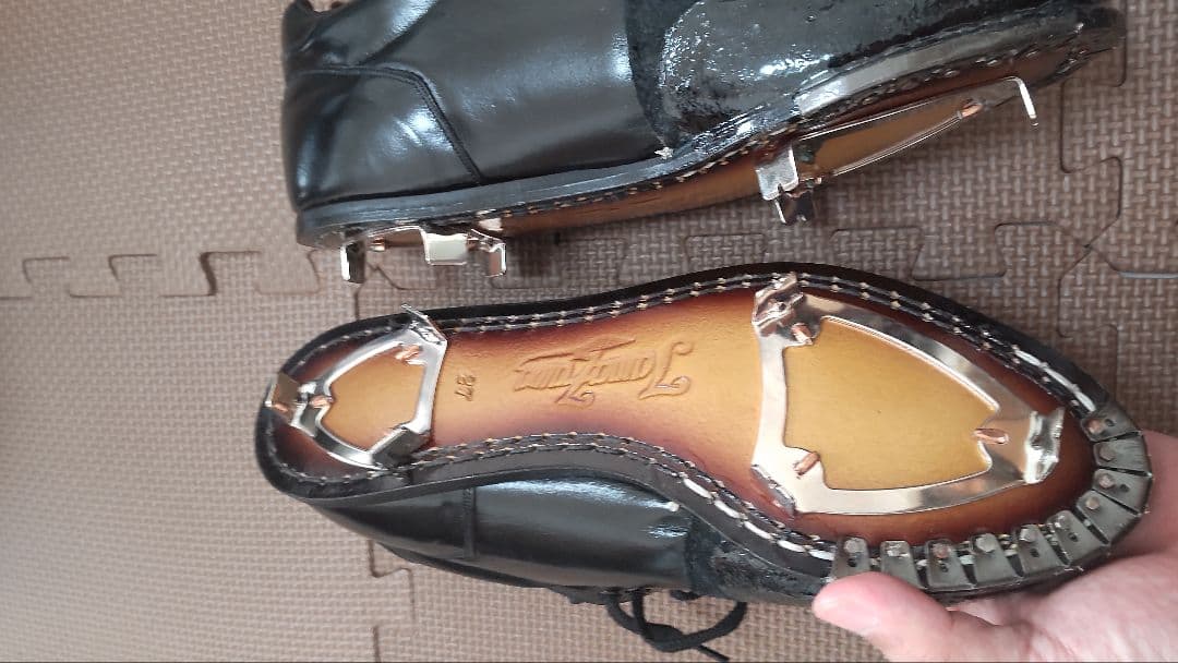 黒 レザー スポーツシューズ 金属スパイク